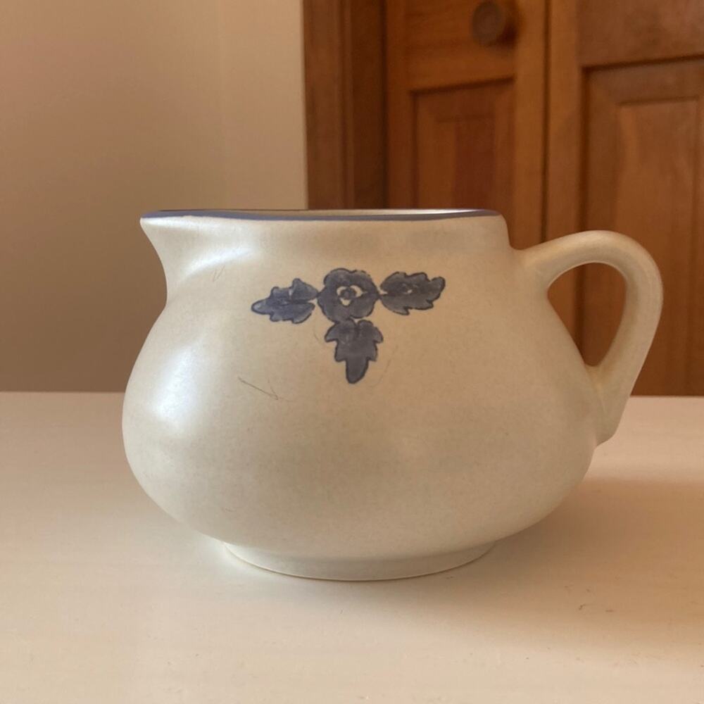 Vintage Pfaltzgraff Yorktowne Gravy Pitcher